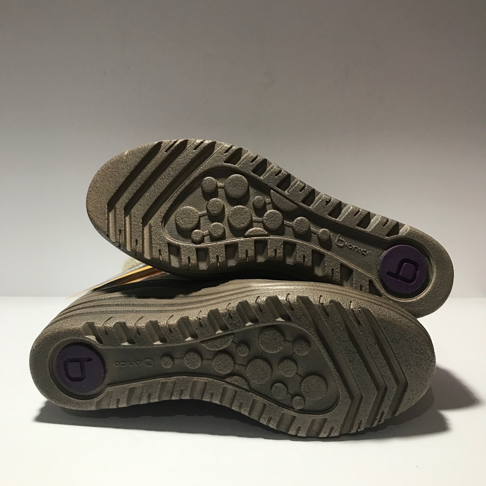 New Bionica Waterproof Boots Retail $190 - Picture 7 of 8
